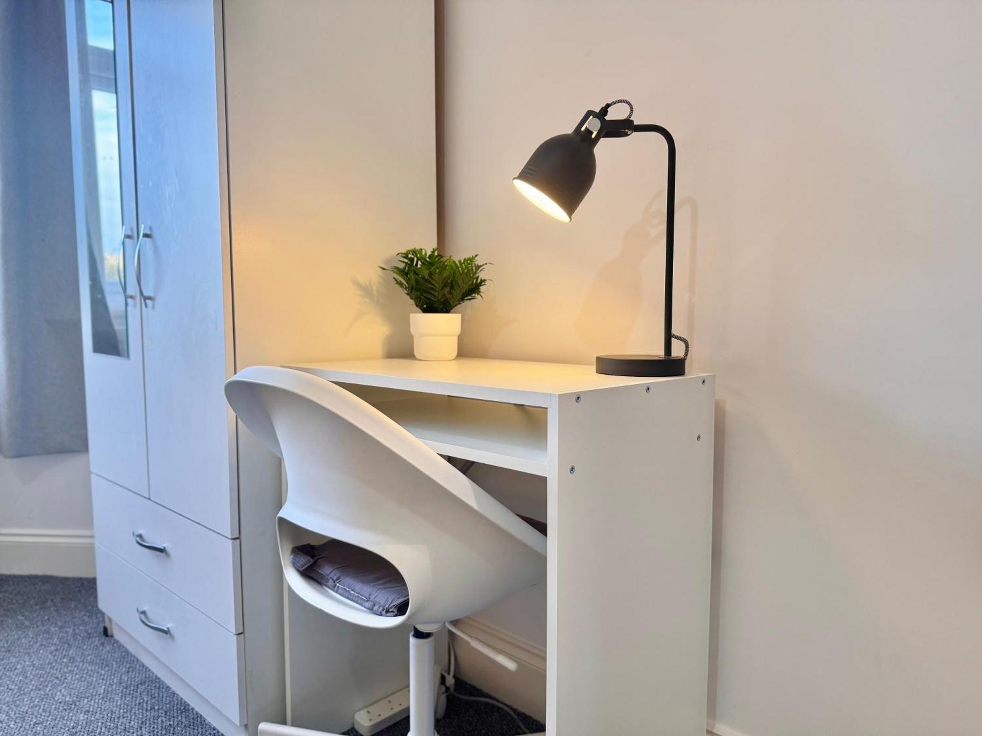 Convenient 2-bed 30min To Appartamento Londra