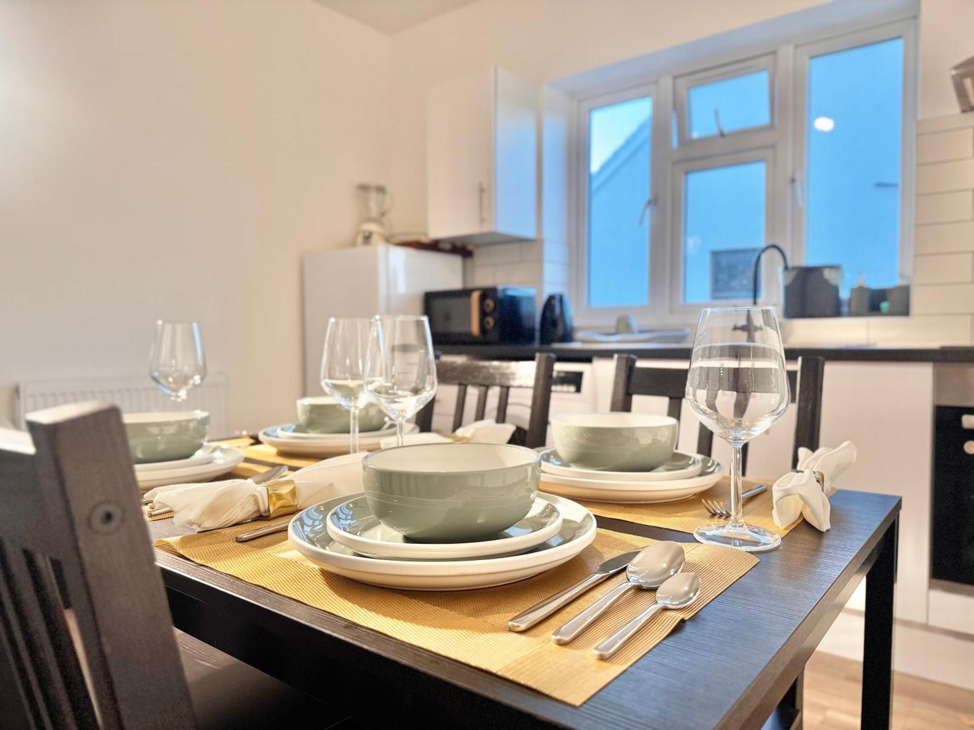Convenient 2-bed 30min To